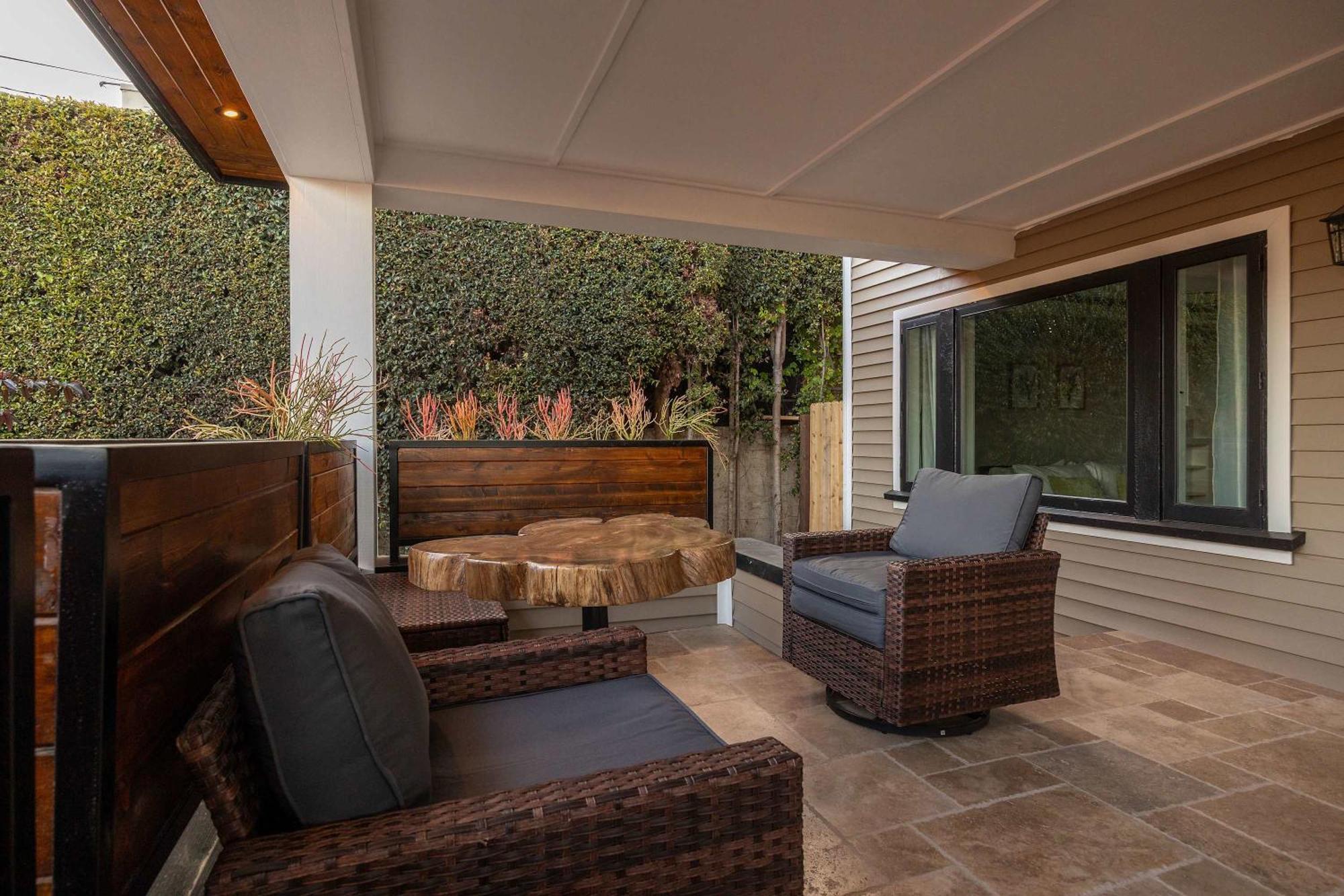 Ocean Views And Oasis House *